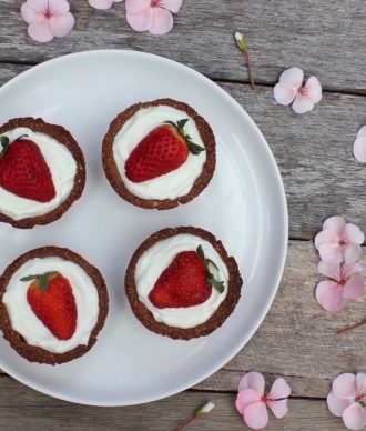 Gluten-Free Cacao Yoghurt Cups