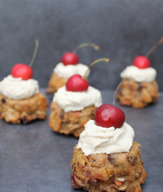 Mini Fruit Cakes with Cashew Cream