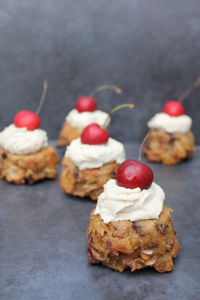 Mini Fruit Cakes with Cashew Cream