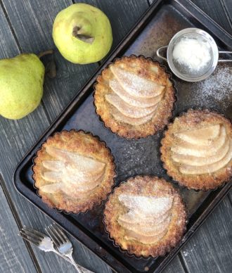 almond & vanilla pear cakes