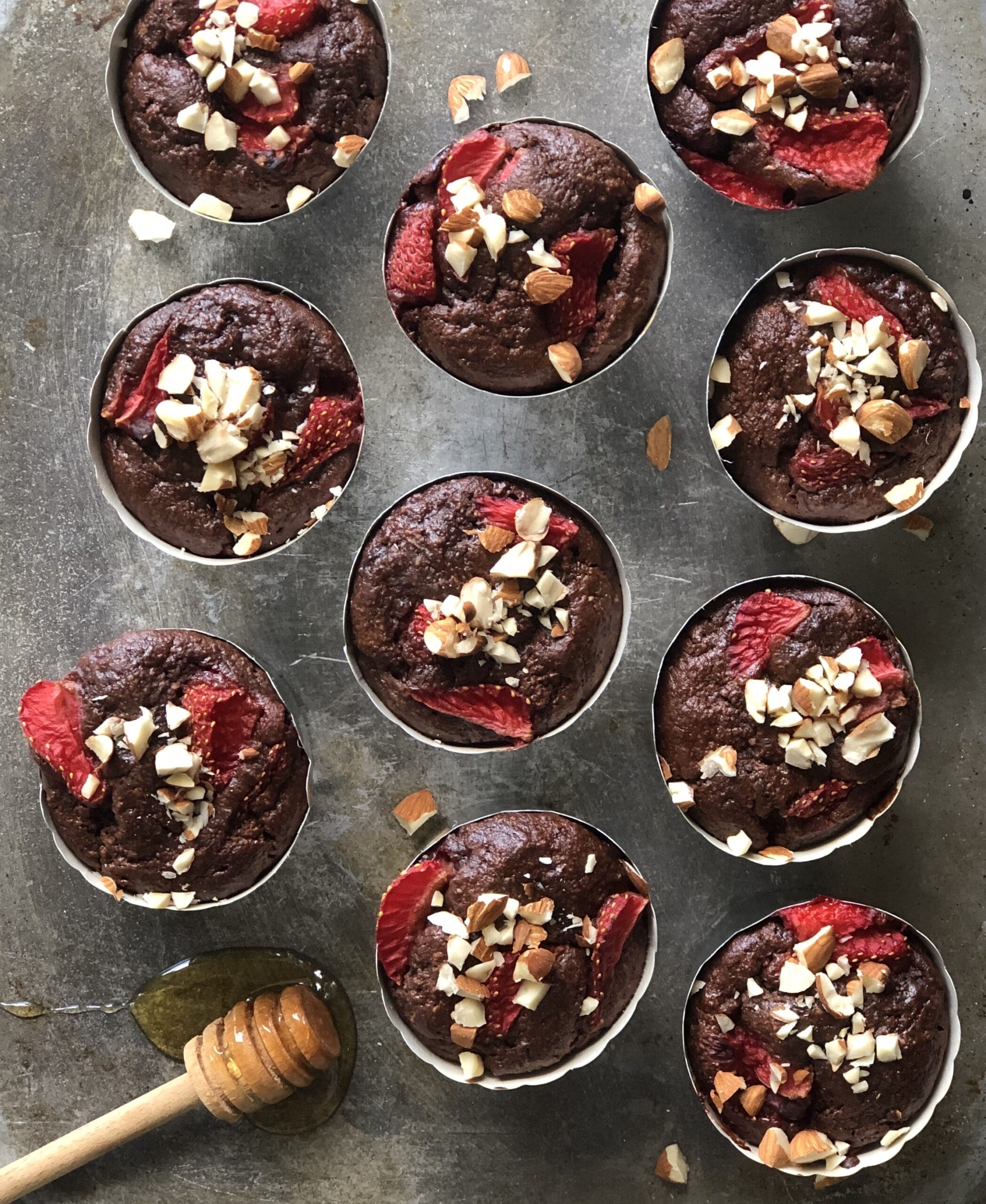 strawberry chocolate gluten free cupcakes