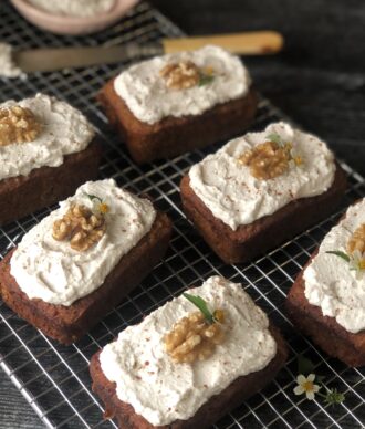 carrot and walnut cake