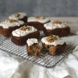 carrot walnut cake