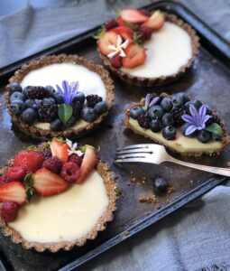 Vegan berry tart